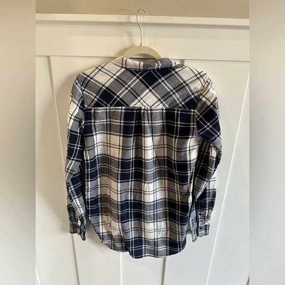 J.Crew Plaid Navy and White Shirt 4 tall - Picture 3 of 9